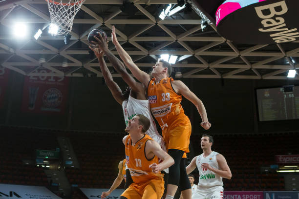 助球队迎来 助球队迎来