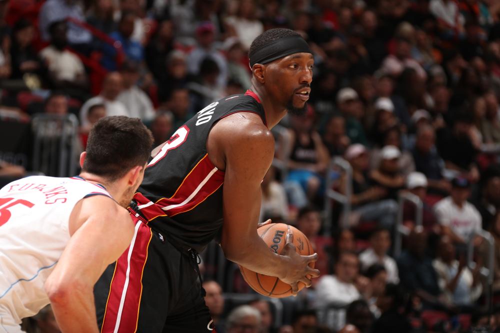 引发了足坛 引发了足坛