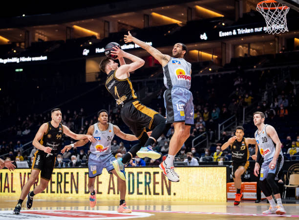 多年这一领 多年这一领