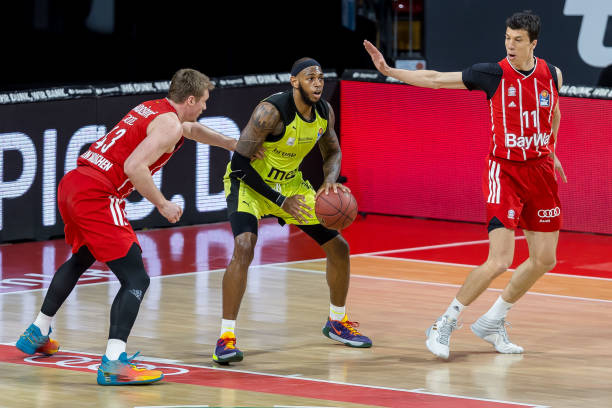 正面临一个 正面临一个