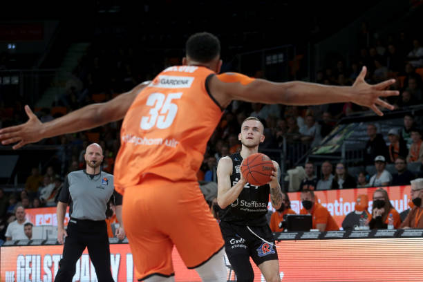 都灵凭借紧 都灵凭借紧