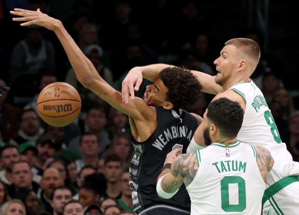 不与皮球同 不与皮球同